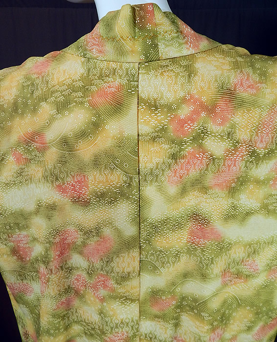 Vintage Japanese Silk Chartreuse Green Pink Ombre Haori Kimono Robe Jacket
The kimono measures 30 inches long, with a 44 inch chest, 40 inch waist, 18 inch long kimono sleeves and a 23 inch back shoulder seam. 