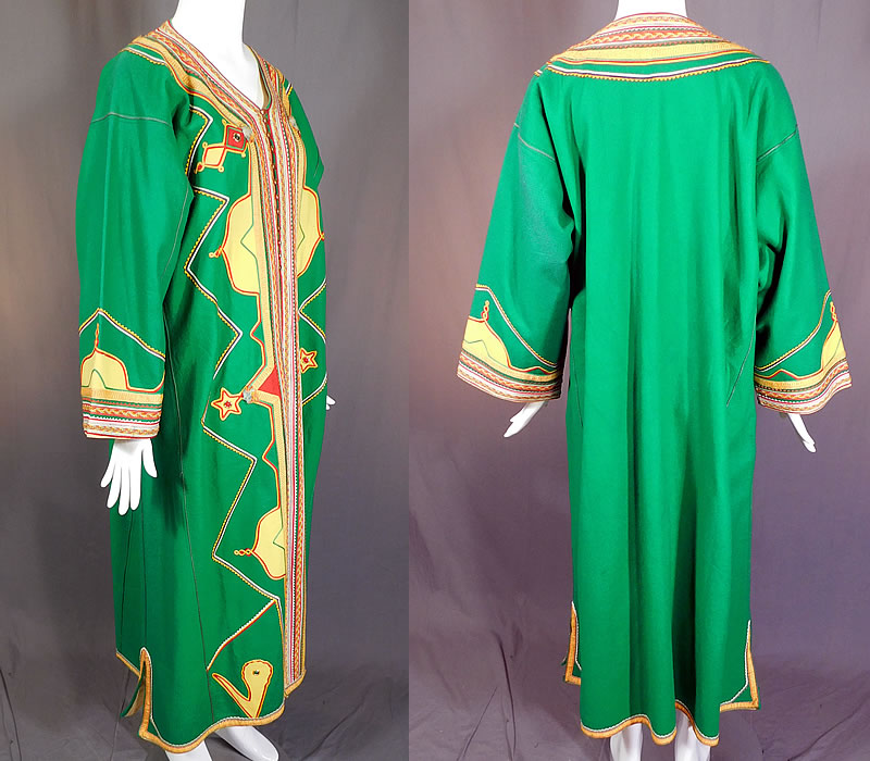 Vintage Ottoman Turkish Kaftan Caftan Coat Green & Yellow Wool Trim Boho Robe
This Turkish loose fitting kaftan style robe coat is a long floor length, with long full sleeves, gold button closure down the front and is fully lined in a cotton fabric. 