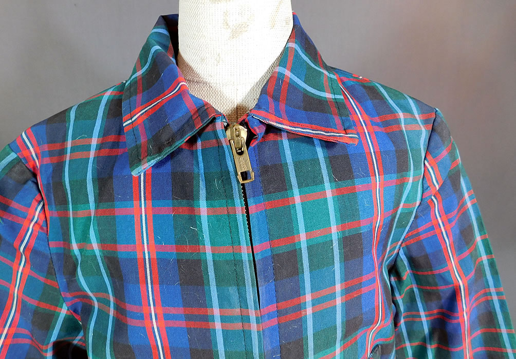Vintage Childs Cotton Plaid Tartan Boys Retro Rockabilly Ricky Jacket
The jacket measures 14 inches long, with a 28 inch chest, 24 inch waist, 13 1/2 inch long sleeves and a 11 inch back. 
