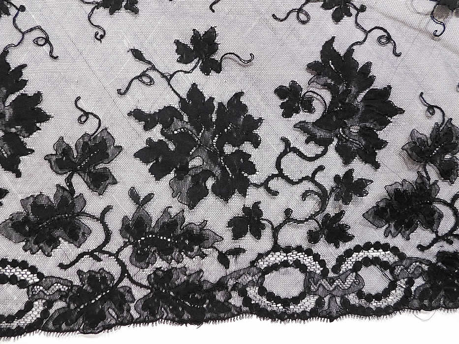 Vintage Sheer Black Silk Chiffon Grape Leaf Vine Pattern Lace Stole Mantilla Shawl
The shawl measures 100 inches long and 21 inches wide. 