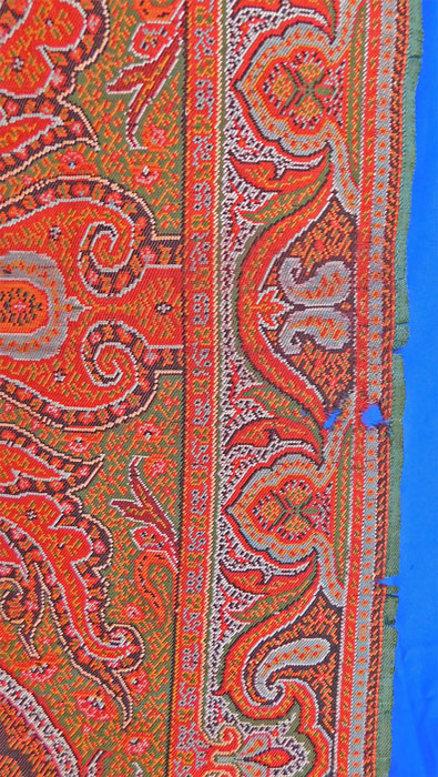 Victorian Antique Large Banquet Size Jacquard Loom Wool Black Center Paisley
It is in fair as-is condition, with several small frayed holes scattered in areas and fraying along the green selvage side edging (see close-ups). This is truly a wonderful large banquet size example of paisley textile art.