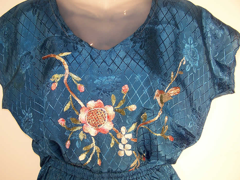 Blue Silk Embroidered Japanese Pajamas Robe Set