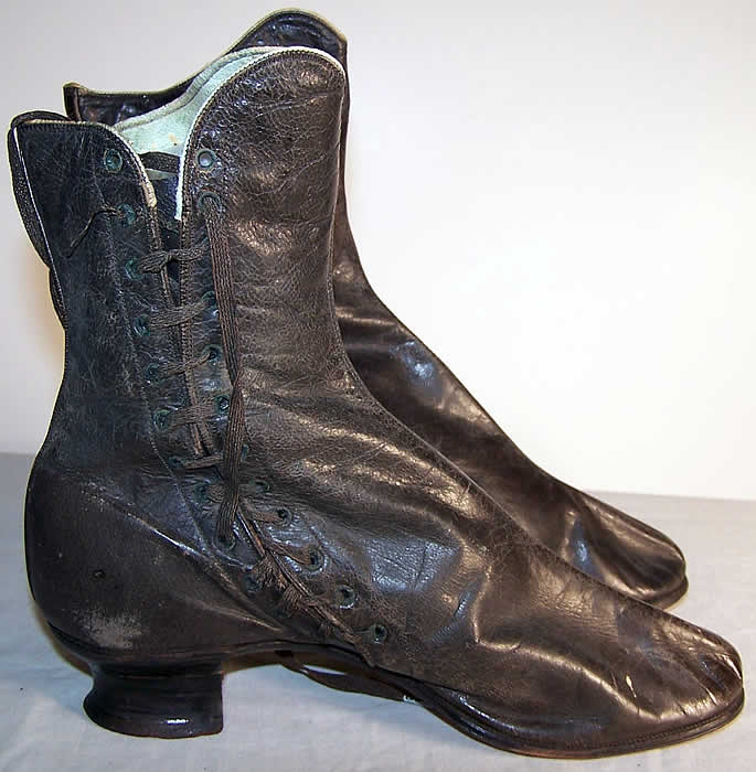 Victorian Ladies Side Lace-up Dainty Boots  Front view.