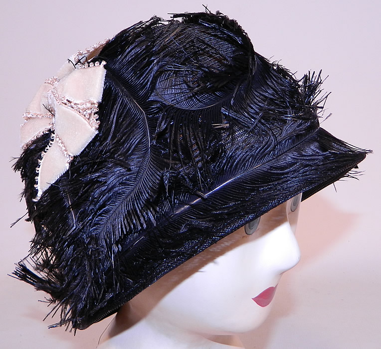 Vintage Black Feather Woven Horse Hair Straw Flapper Cloche Hat
This vintage black feather woven horse hair straw flapper cloche hat dates from the 1920s.