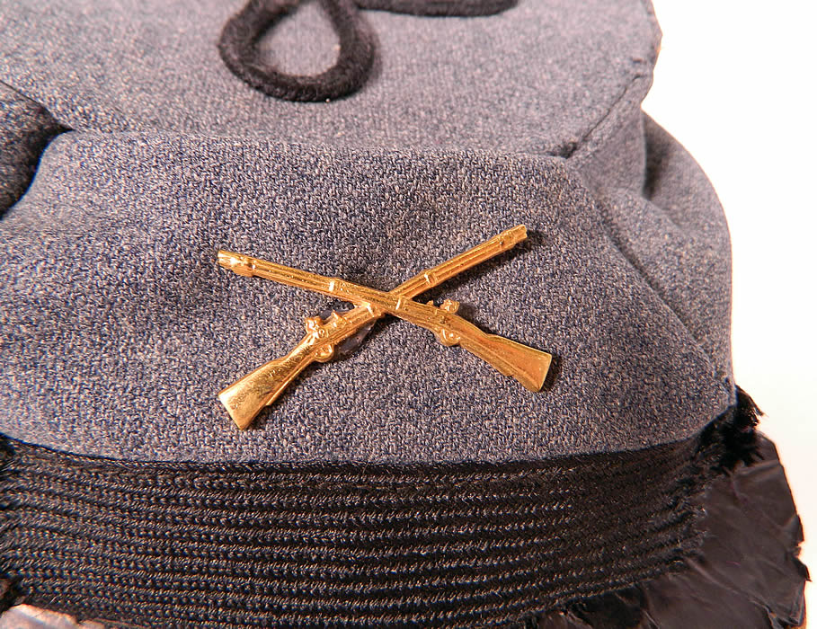 Vintage Repro Childs Civil War CSA Confederate Infantry Pin Gray Wool Kepi Cap Hat
The hat measures 18 1/2 inches inside circumference. 