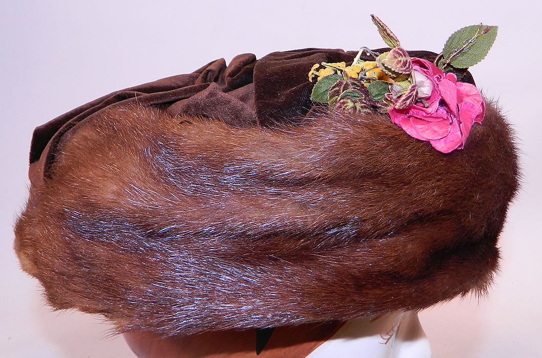 Titanic Edwardian Brown Velvet Mink Fur Floral Trim Toque Traveling Winter Hat
It is lined in black cotton inside the smaller inner crown. The hat measures 27 inches in circumference. 