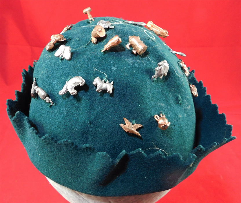 Vintage Cracker Jack Prize Toy Charms Green Felt Beanie Whoopee Cap Jughead Hat
This is truly a wonderful piece of wearable whimsical beanie millinery art! 