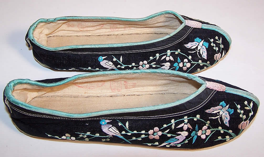 Chinese Black Velvet Embroidered Butterfly Bird Slipper Shoes 
