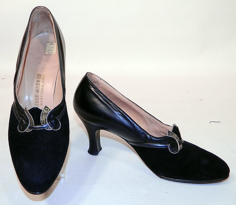 Vintage Sage Allen Co Hartford Art Deco Black Suede Leather Shoes. They are made of a two tone of black suede and black leather, with decorative Art Deco style snake skin applique trim accents on the front vamps instep.