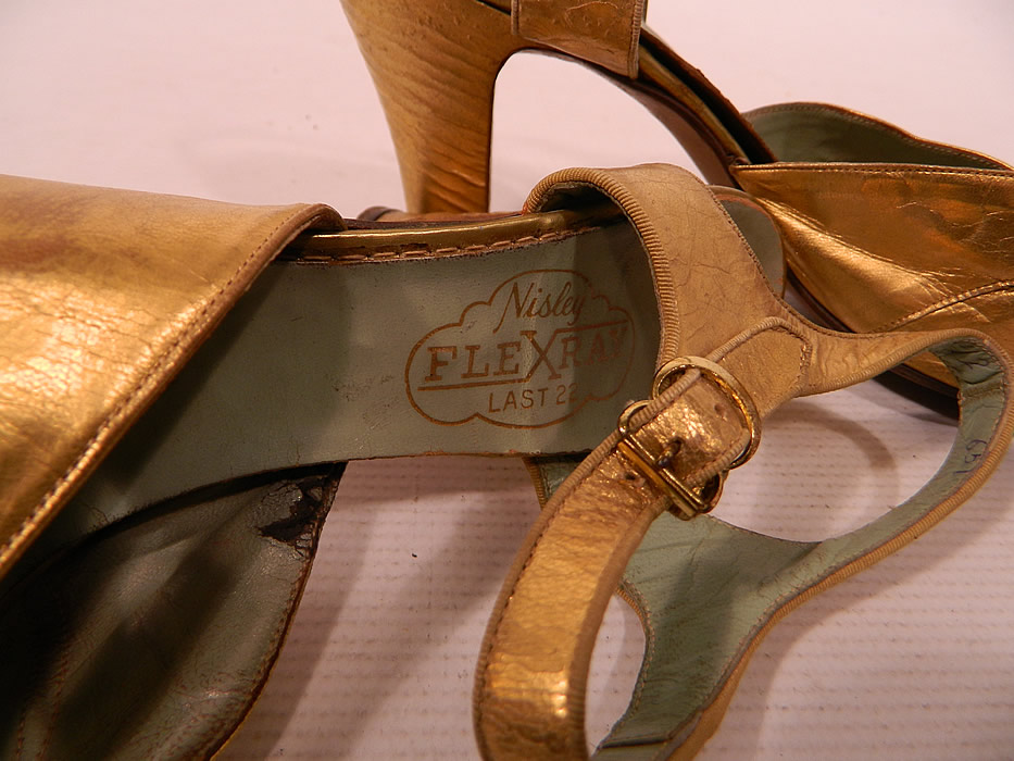 Vintage Nisley Flexray Art Deco Gold Leather Ankle Strap Evening Dance Shoes
They are lined with stamped insoles from "Nisley Flexray Last 22" label inside. 