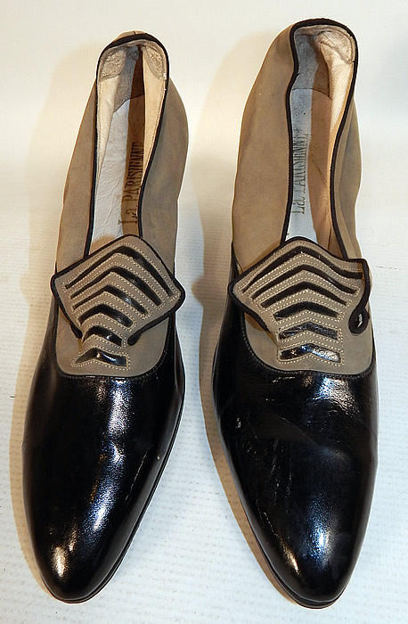 Vintage La Parisienne France Art Deco Gray Suede Black Leather Flapper Shoes
They are in unworn condition, because these are 2 right foot shoes and are not wearable! 