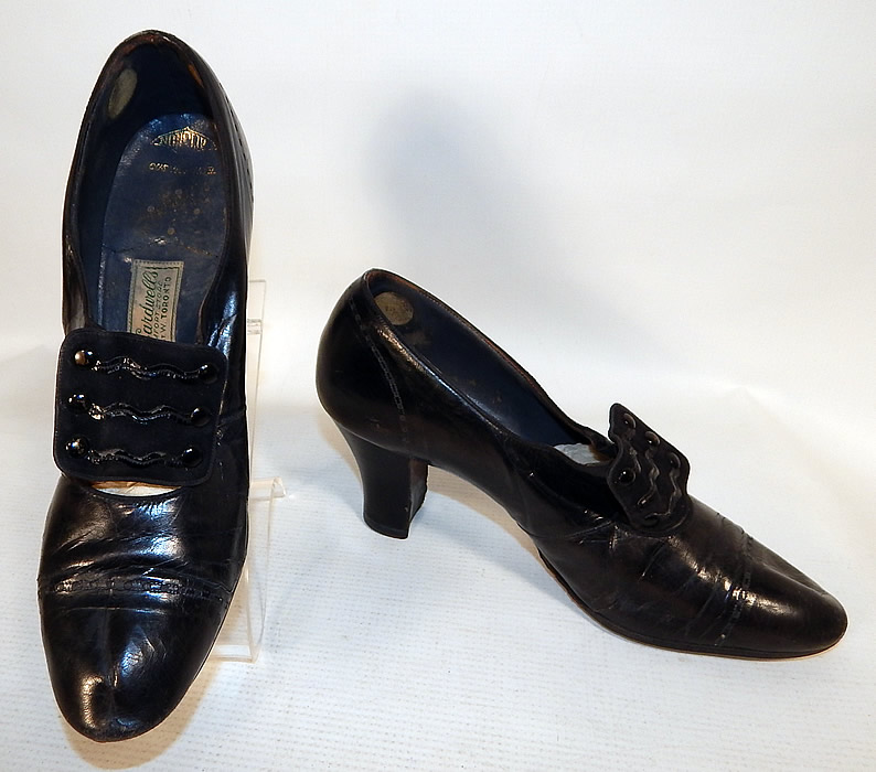Vintage Bruce Cardwell's Toronto Label Black Patent Leather Art Deco Buckle Shoes
These wonderful womans work shoes have a slip on style, with rounded toes and a leather covered modified boulevard heel. T