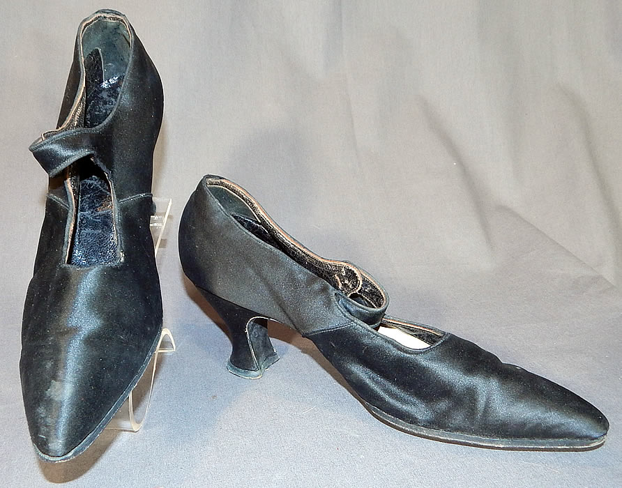 Edwardian Black Silk Satin Button Strap Mary Jane Pointed Toe Shoes
They are made of a black silk satin fabric. 