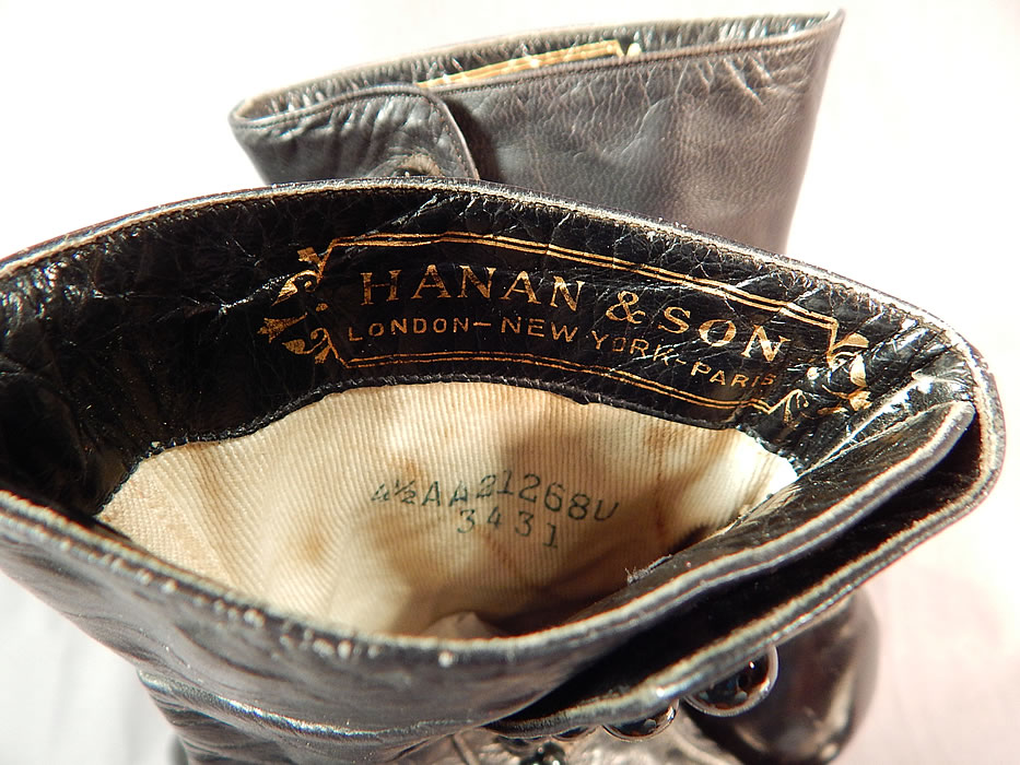 Victorian Hanan & Son Black Gray Two Tone Leather High Top Button Boots Shoes
The boots measure 9 inches tall, 10 inches long, 2 1/2 inches wide, with 2 inch high heels and are written inside a size 4 1/2 AA. 