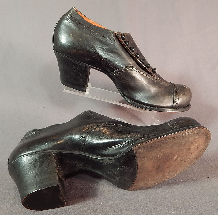 Edwardian Black Leather Low Side Button Bump Toe Womens Work Shoes
They are in good condition and appear to have never been worn and are actually a darker more true black color in person than the photos. These are truly a rare pair of quality made antique shoes! 