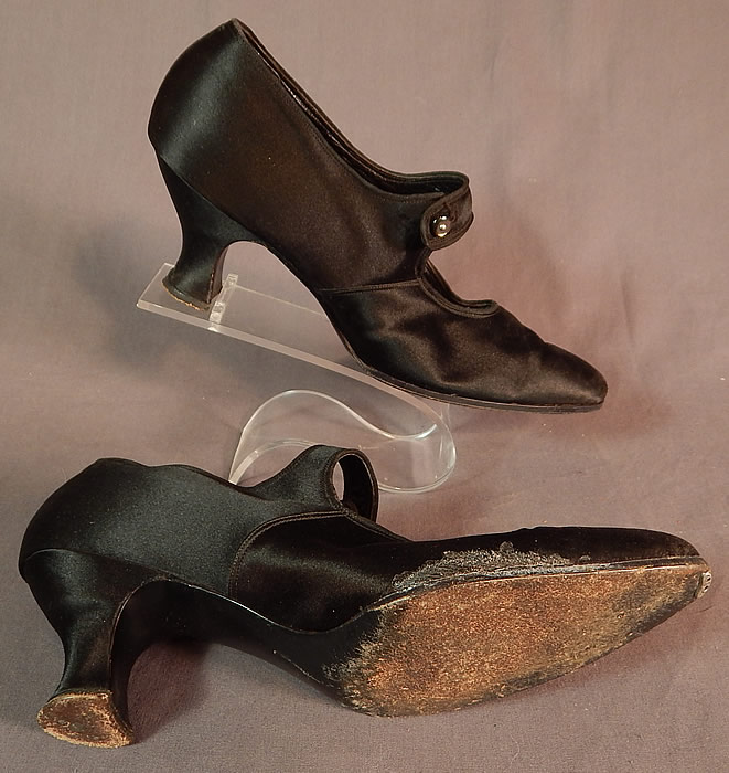 Edwardian Vintage Sommer and Kaufmann Black Silk Button Strap Mary Jane Shoes
These are truly beautiful quality made shoe which would be great for display!