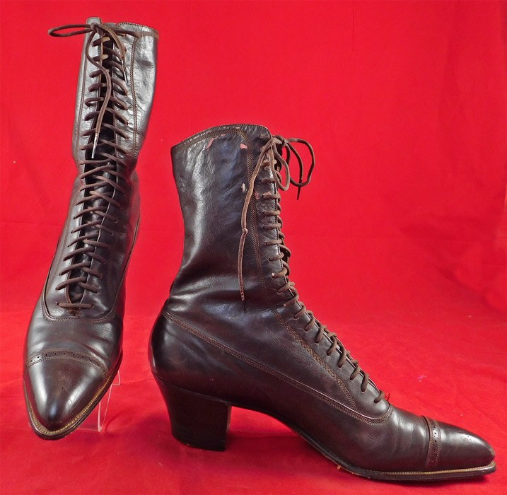 Victorian Unworn Poehlman Shoe Co. Brown Leather High Top Lace-up Boots
These antique boots are difficult to size for today's foot and are approximately a US size 7 narrow width. 