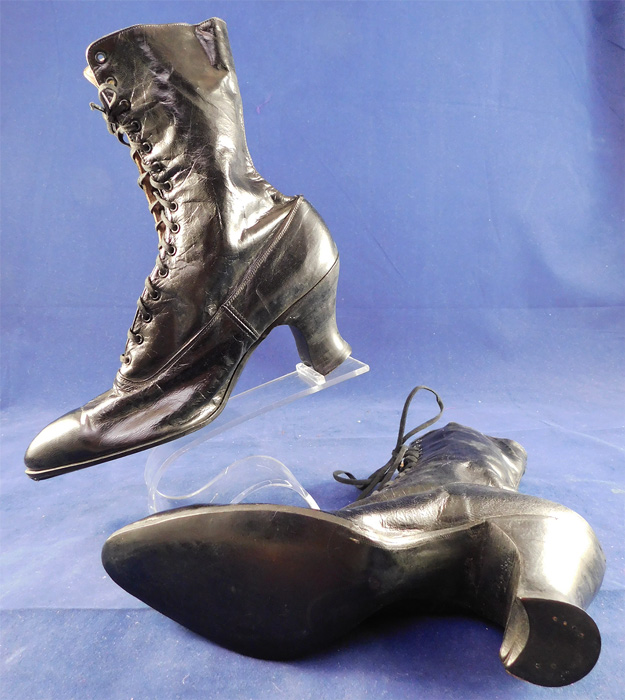 Victorian Unworn Black Leather High Top Lace-up French Spool Heel Boots
They are old store stock, vintage deadstock, in unworn excellent wearable condition. These are truly a wonderful piece of quality made wearable boot art! 