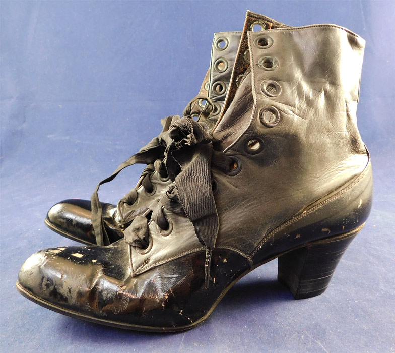 Victorian Unworn Vintage The J&K Shoe Gray Black Two Tone Leather High Top Boots
This pair of antique Victorian era The J&K Shoe gray black two tone leather high top boots date from 1900. They are made of a two tone dark gray leather upper boot and black patent leather shoe.