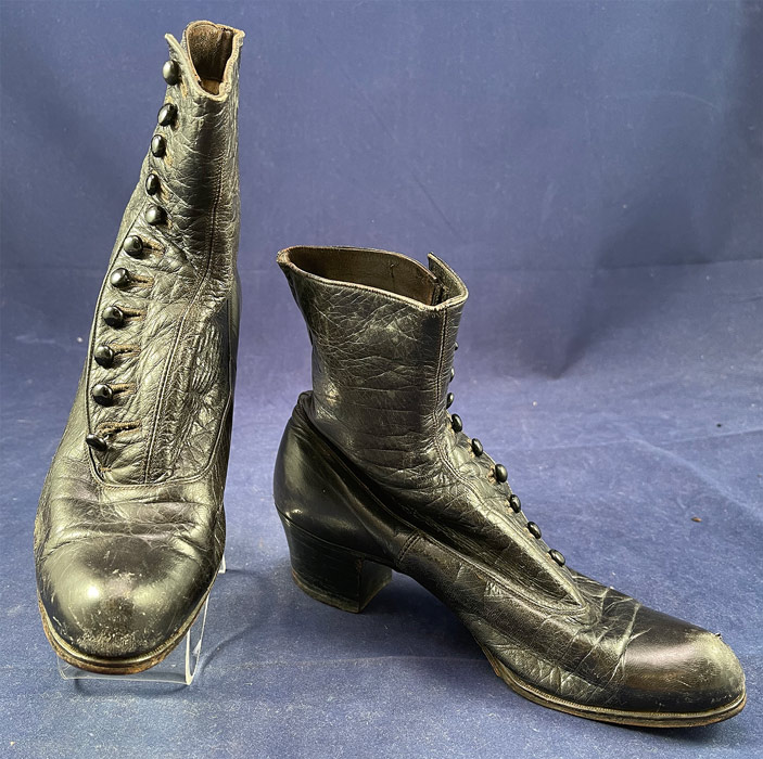 Victorian Vintage Conniff & Toher Black Leather High Top Button Boots Shoes
The boots measure 7 1/2 inches tall, 9 inches long, 2 1/2 inches wide, with a 1 1/2 inch high heel and are approximately a size 6 narrow width