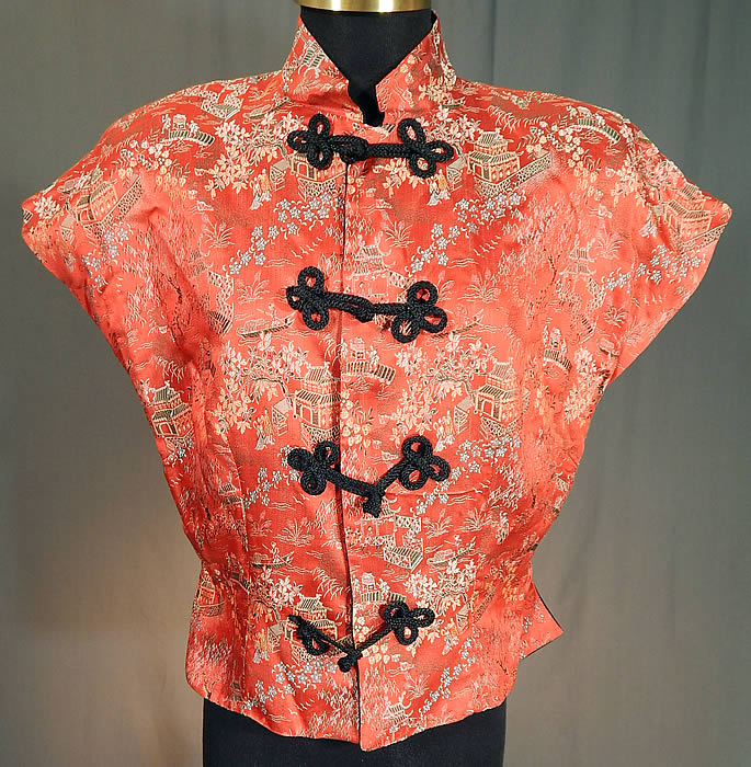 Vintage Original Ina Mae of Hollywood Chinese Red Silk Brocade Blouse Top
This vintage Original Ina Mae of Hollywood Chinese red silk brocade blouse top dates from the 1940s. 