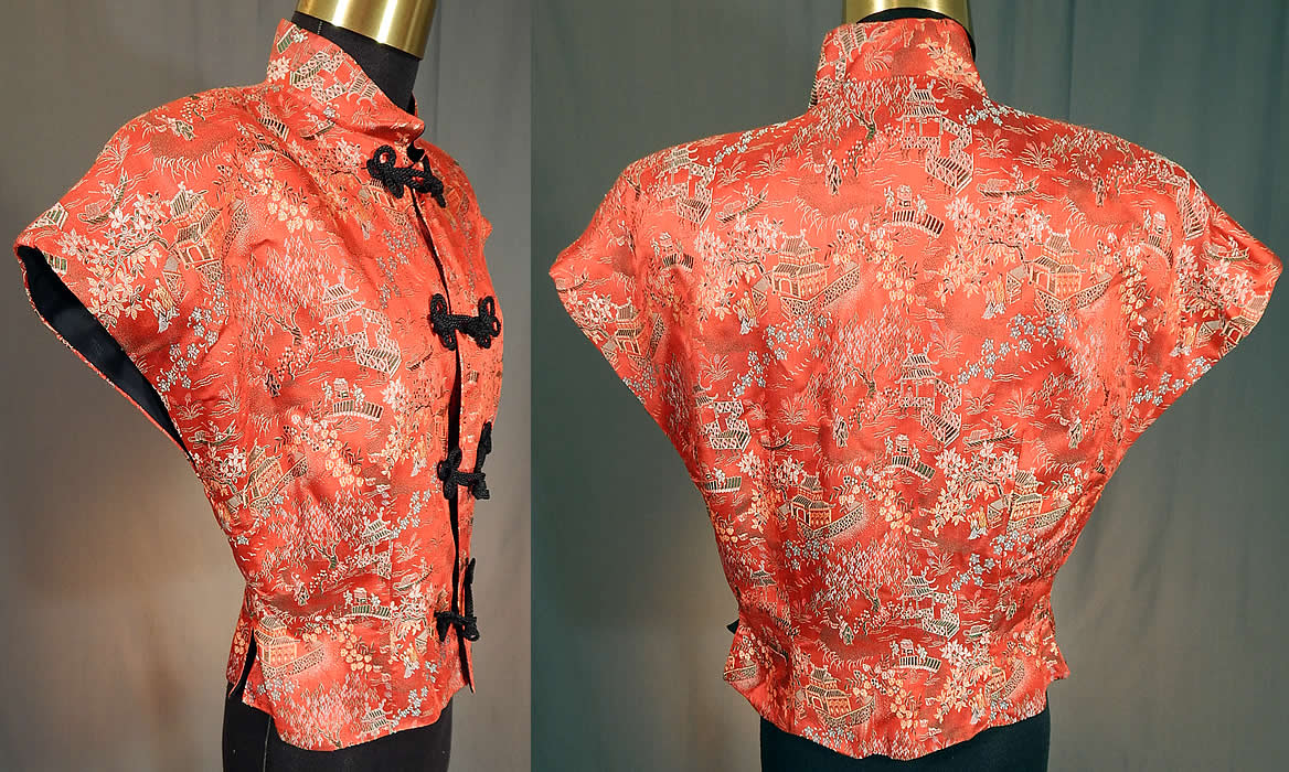 Vintage Original Ina Mae of Hollywood Chinese Red Silk Brocade Blouse Top
This beautiful blouse top has a short crop style, with broad shoulder padding, short cap sleeves, a mandarin collar, fitted waist, black braided rope knotted button toggle closures down the front and is fully lined in a black nylon fabric. 