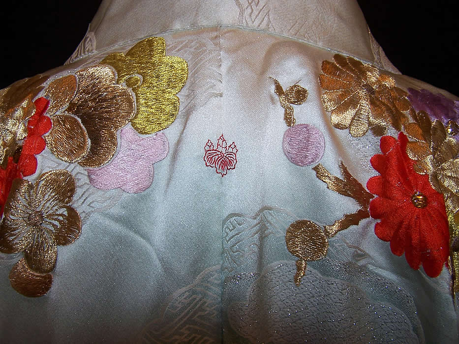 Japanese Gold Floral Fan Embroidered Uchikake Wedding Kimono Back View.