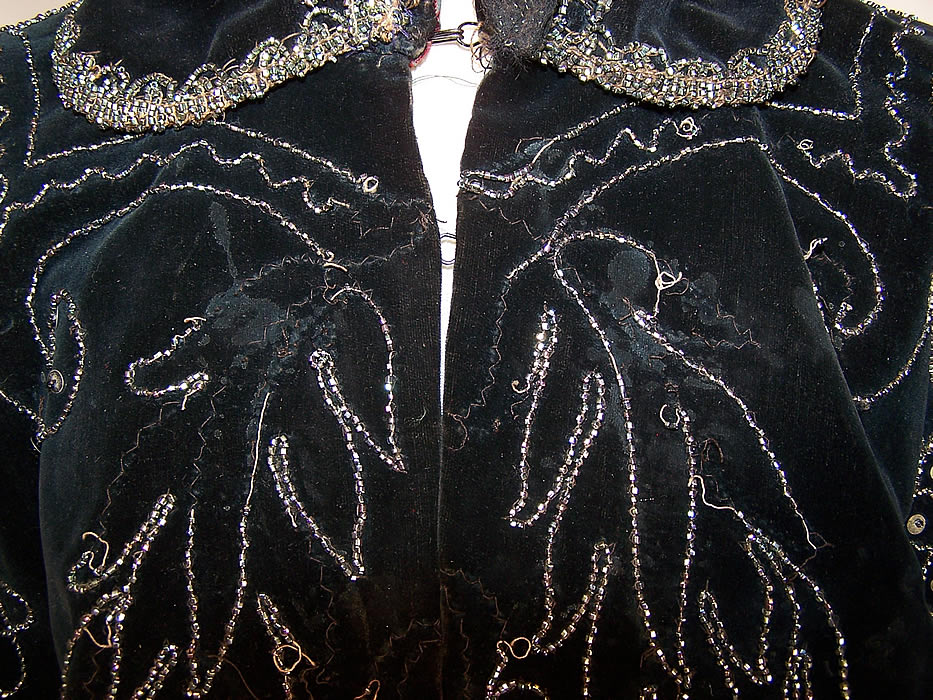 Victorian Black Velvet Green Beaded Evening Cloak Cape Capelet close up.