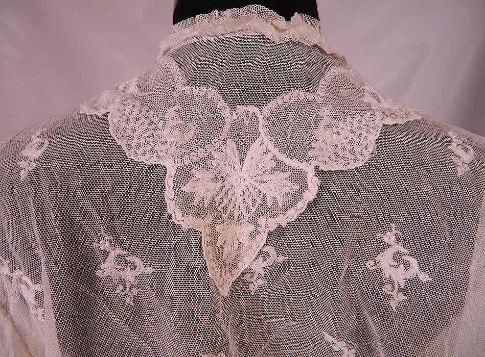 Vintage White Net Tambour Embroidery Lace Blouse Jacket. It is in good condition. This is truly a wonderful piece of wearable lace textile art! 