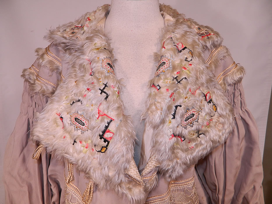 Edwardian Hetzel Importing Co Gray Wool White Mohair Lace Trim Winter Traveling Coat
It is made of a dove gray color wool gabardine fabric, with white mohair fur trim and colorful decorative Arts & Crafts style embroidery work on the collar. 