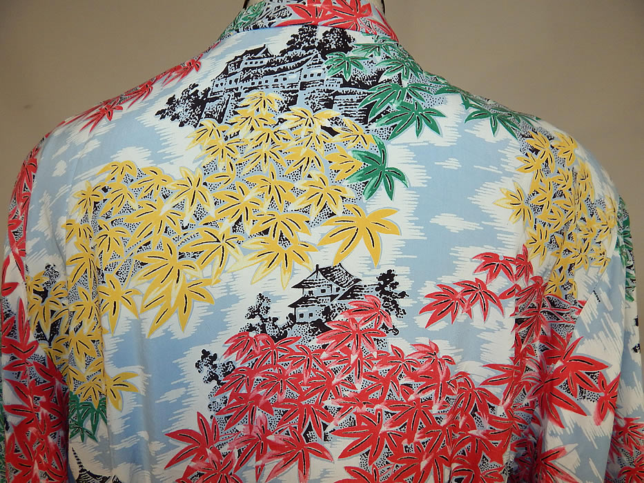 Vintage Liberty House Hawaiian Maple Leaf Print Rayon Pake Muu Muu Dress
The dress measures 58 inches long, with 40 inch hips, a 30 inch waist, 38 inch bust and 22 inch long kimono sleeves. It is in excellent condition. This is truly a rare and wonderful piece of collectible Hawaiiana vintage textile art! 