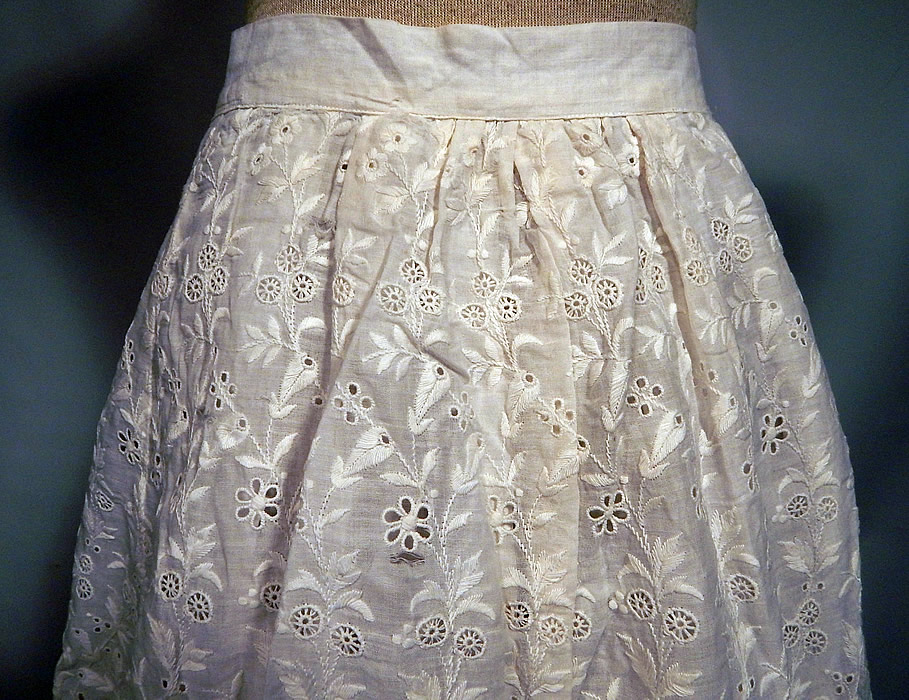 Edwardian White Cotton Broderie Anglaise Eyelet Embroidery Cutwork Lace Skirt
It is in good condition, with only a tiny frayed hole on the back (see close-up). This is truly a wonderful piece of antique whitework wearable art!