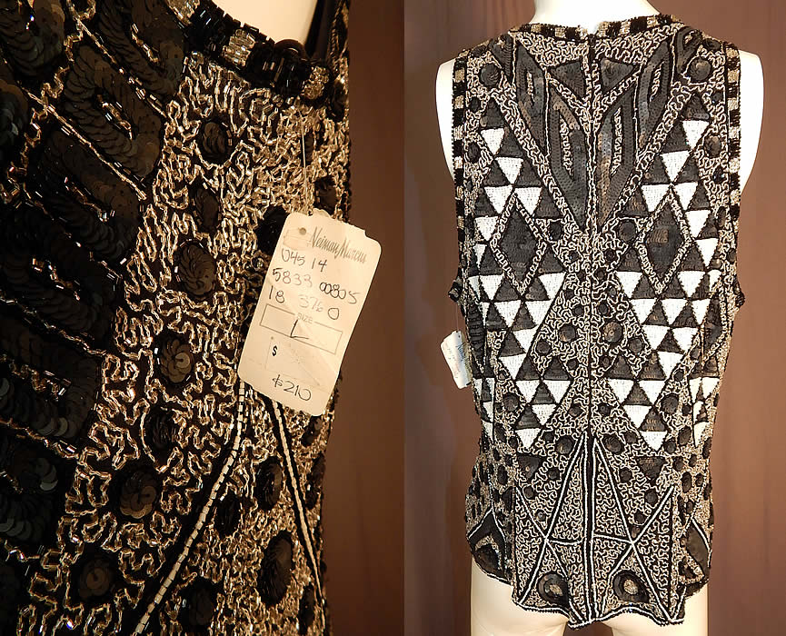 Vintage Naeem Khan Riazee Art Deco Flapper Style Beaded Blouse Sleeveless Top NWT
This fabulous flapper inspired blouse is sleeveless with wide arm holes, a back zipper closure and is fully lined. 