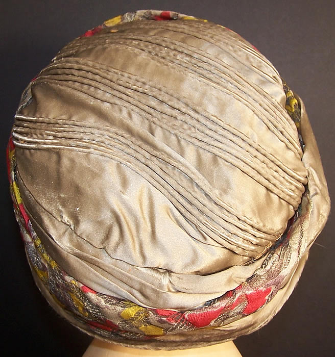 Art Deco Gray Silk Silver Lamé Flapper Cloche Hat Close up.