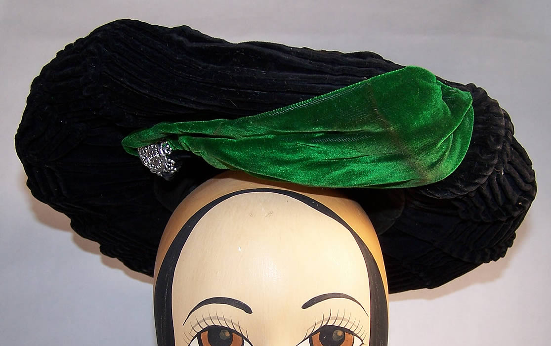 Victorian Pleated Black Green Velvet Wide Brim Plate Hat  Front view.