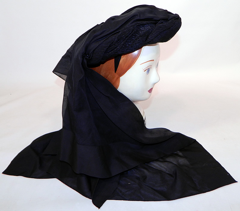 Victorian C.F. Hovey & Co Boston Label Black Silk Crepe Veil Full Mourning Bonnet Hat
It is in good condition. This is truly a rare and wonderful piece of Victoriana full mourning millinery! 