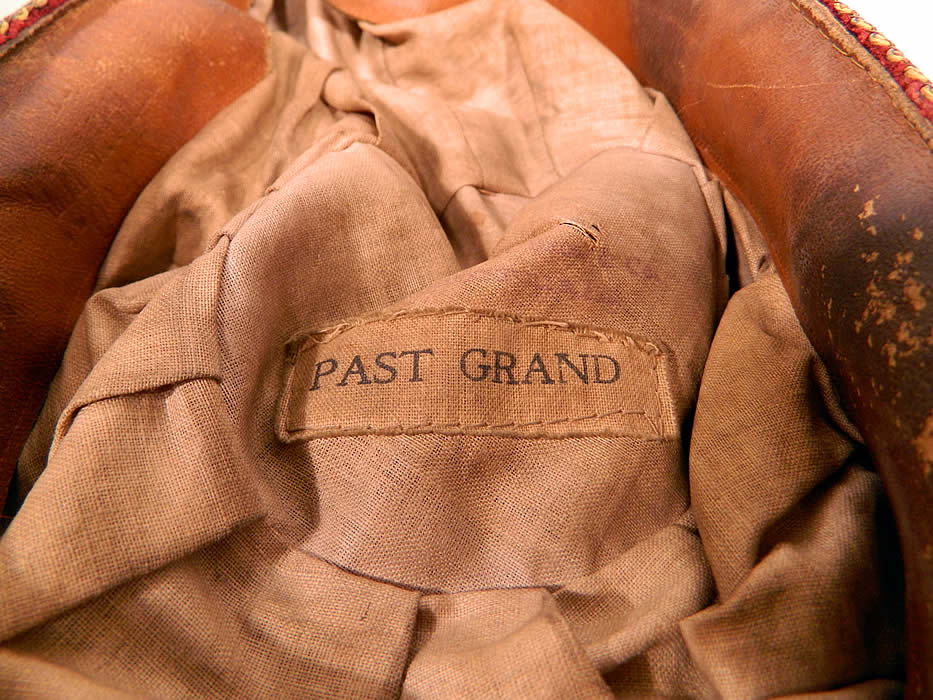 Vintage Fraternal Freemasonry Masonic Past Grand Master Red Velvet Gold Trim Cap Hat
There is a "Past Grand" label sewn inside. 