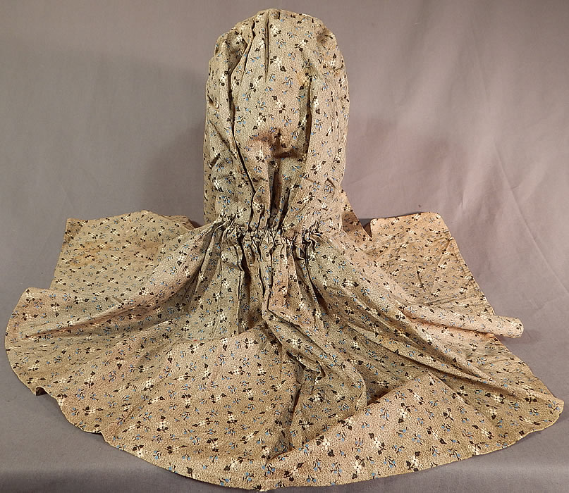 Victorian Calico Cotton Floral Print Long Curtain Sunbonnet Sunhat Workwear Bonnet
The bonnet measures 22 inches long and is 13 inches deep. 