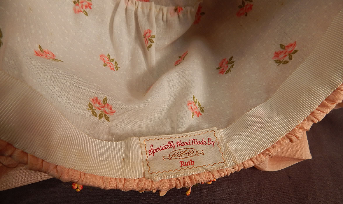 Victorian Style Ruth Stockley Society Silk Embroidery Floral Peach Bonnet Hat
There is a "Specially Hand Made by Ruth" label sewn inside. 