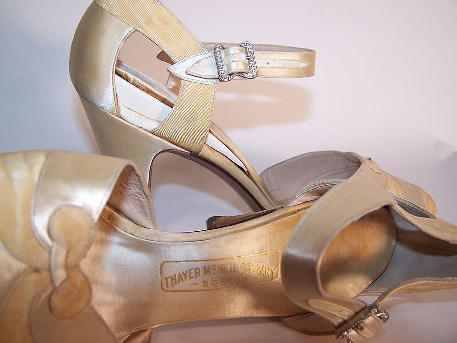 Vintage Thayer McNeil Cream Silk Satin Ankle Strap Evening Wedding Shoes