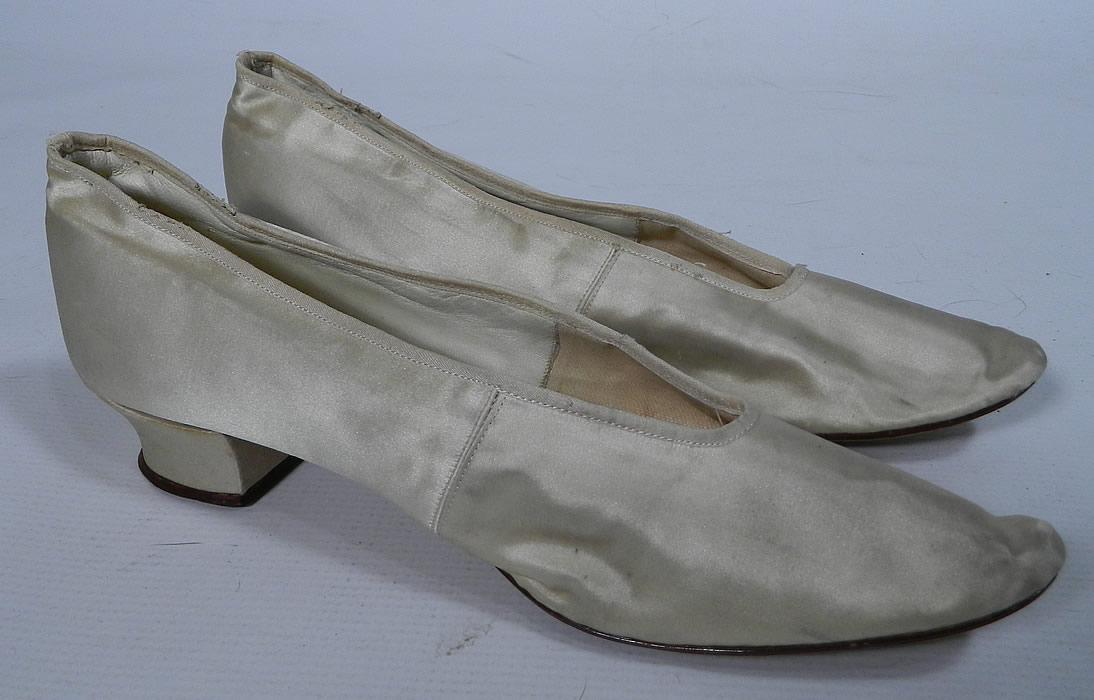 Victorian Ivory White Silk Satin Bridal Wedding Slipper Shoes