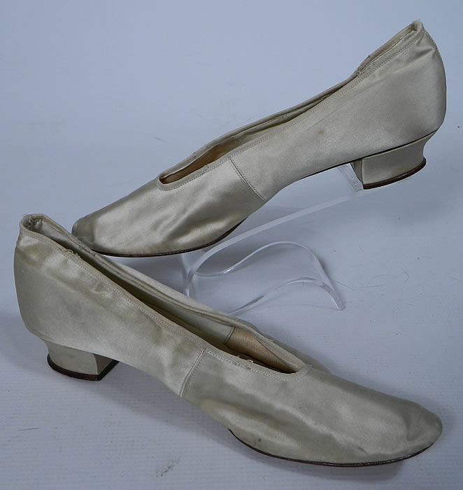 Victorian Ivory White Silk Satin Bridal Wedding Slipper Shoes