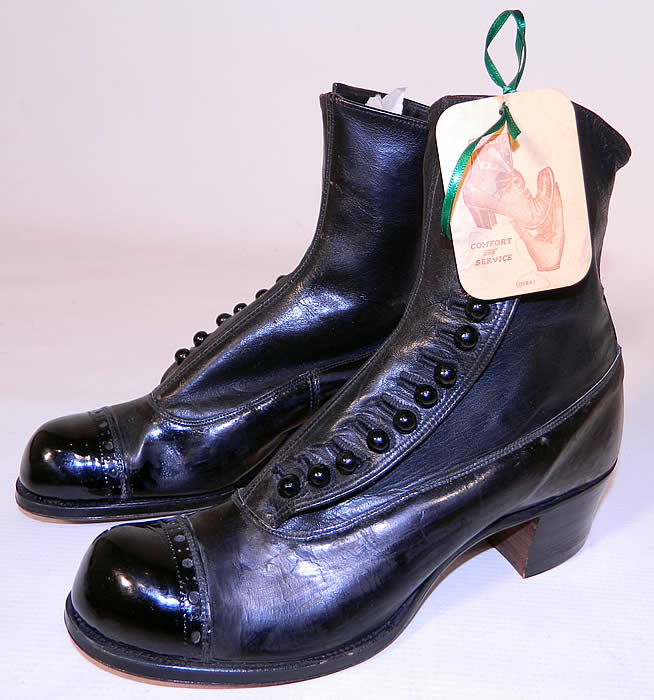 Victorian Unworn Vintage Welteze Shoes Black Leather High Button Boots. They are made of a supple black leather, with decorative punch work trim across the front toes. 