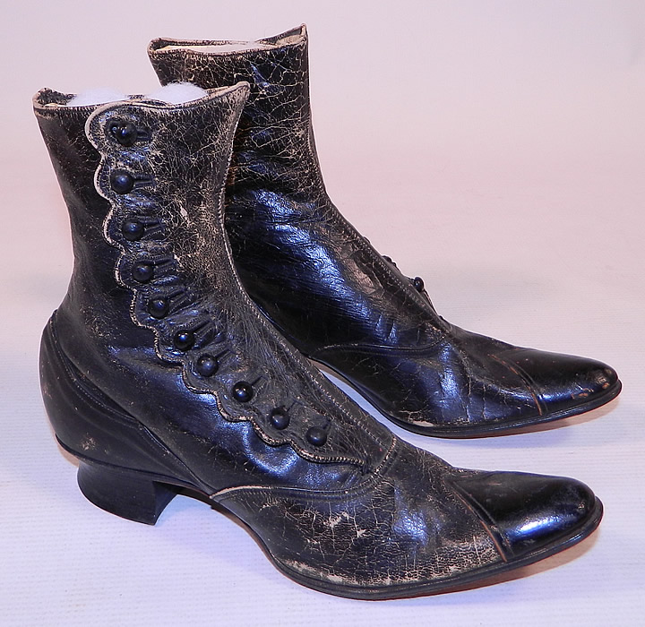 Unworn Victorian Scalloped Side Button Black Leather High Top Boots
They are made of black leather, with decorative scalloped side edging. 