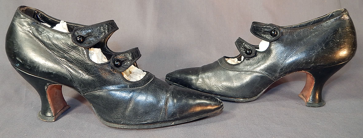 Edwardian Black Leather Double Button Strap Mary Jane Pointed Toe Shoes
These womens Mary Jane style shoes have a double button strap closure across the front instep vamps, exaggerated pointed toes and black leather covered French Louis XV spool heels. 