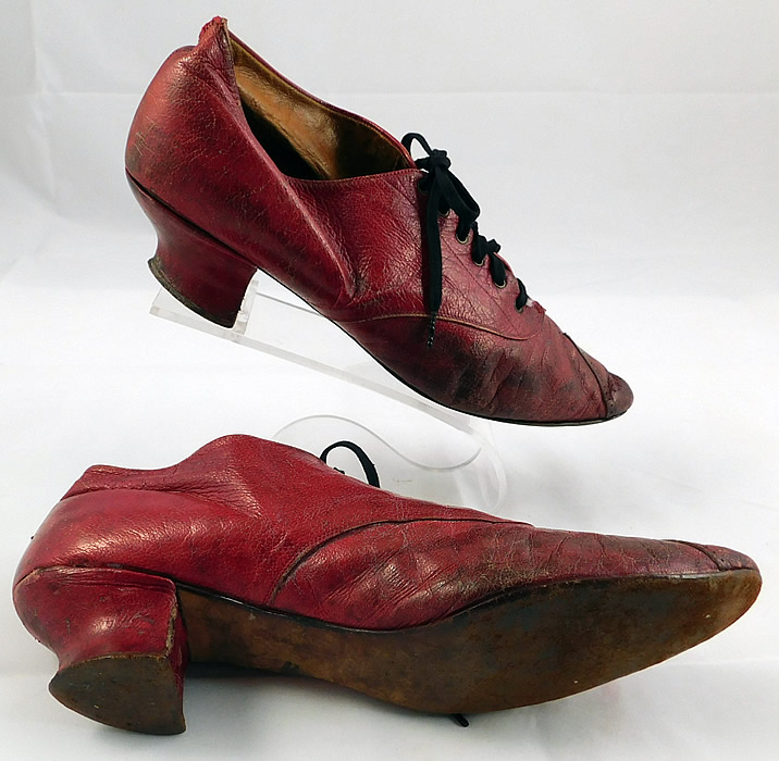 Victorian Rosenbloom Maker Red Leather Pointed Toe Low Lace-up Shoes
This pair of antique Victorian era Rosenbloom Maker red leather pointed toe low lace-up shoes date from 1870.