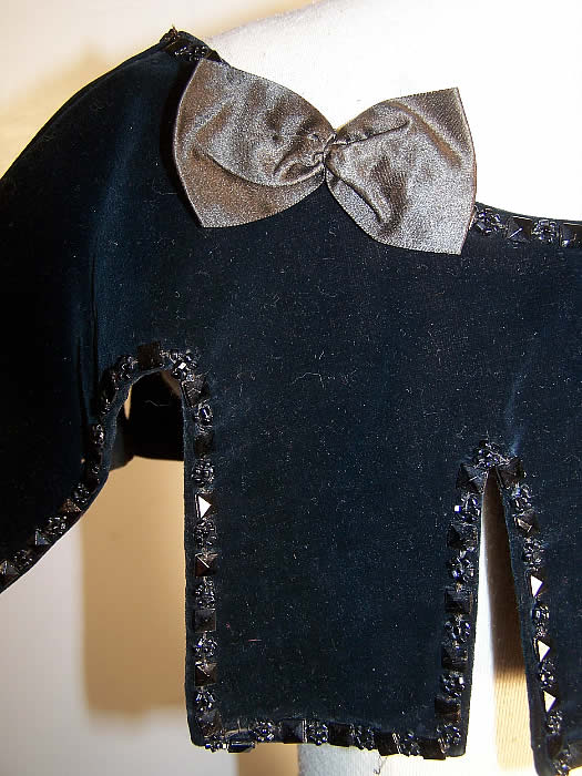 Victorian Midnight Blue Velvet Jet Beaded Bow Capelet Collar