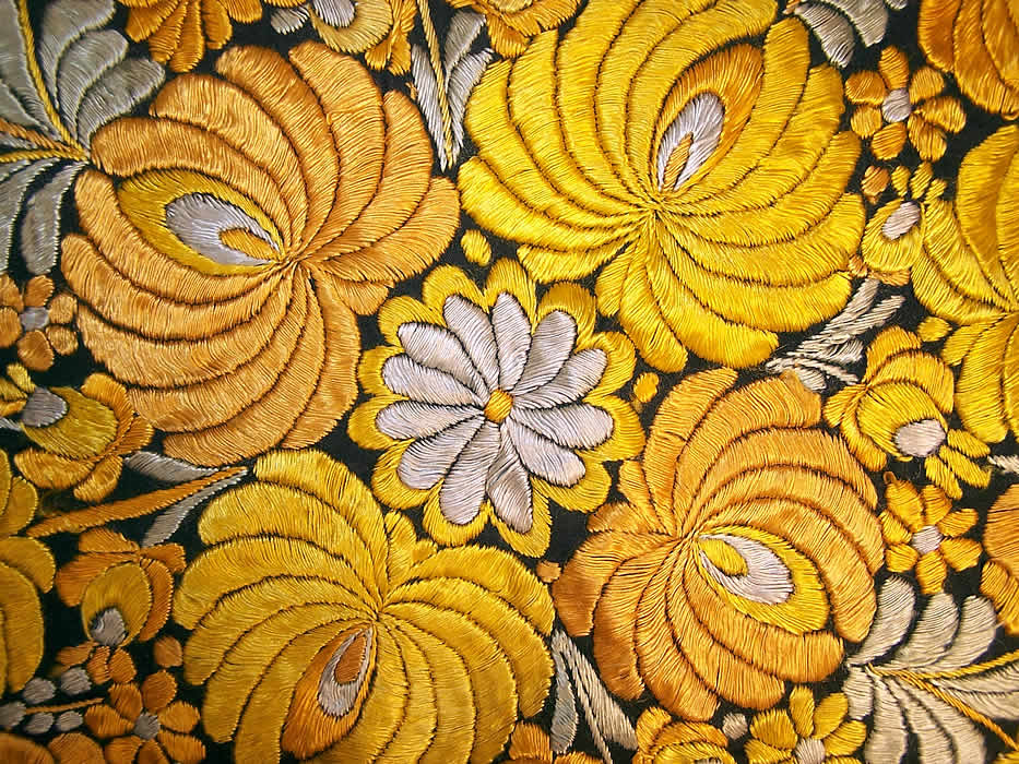 Matyo Hungarian Folk Embroidery Round Tablecloth close-up view.