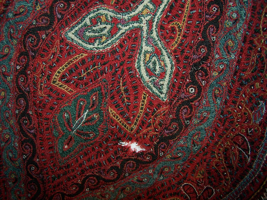 Victorian Antique Kashmir Hand Woven Pieced Paisley Shawl Close up.