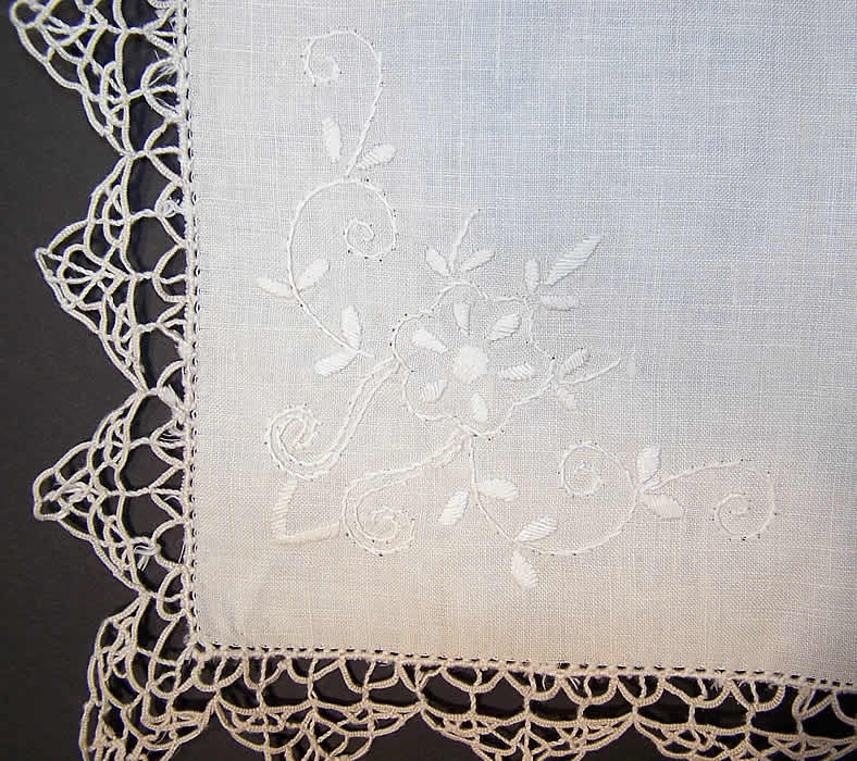 Hand Embroidered Irish Linen Lace Banquet Tablecloth 12 Napkins Close up.